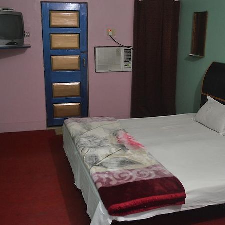 Hotel Sandeep Benares Buitenkant foto