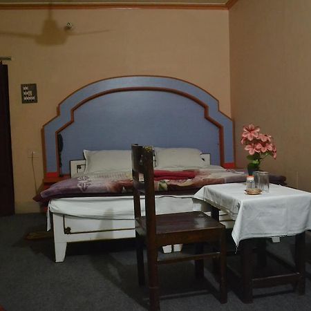Hotel Sandeep Benares Buitenkant foto
