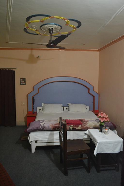 Hotel Sandeep Benares Kamer foto