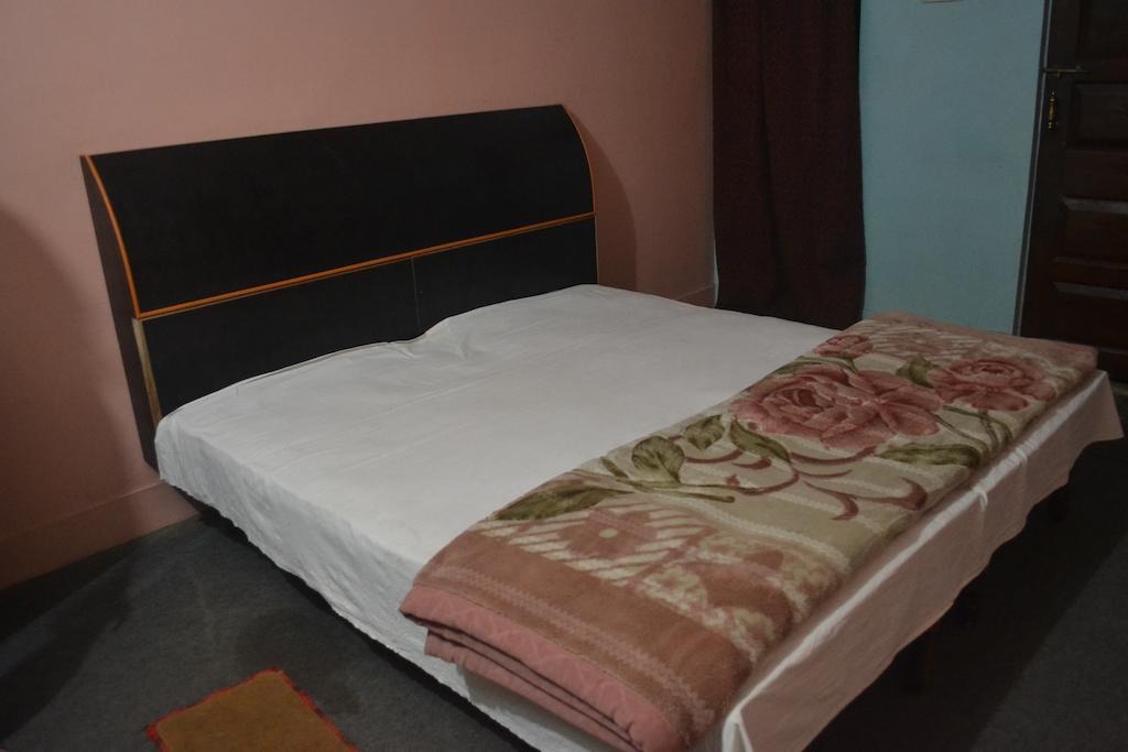 Hotel Sandeep Benares Buitenkant foto